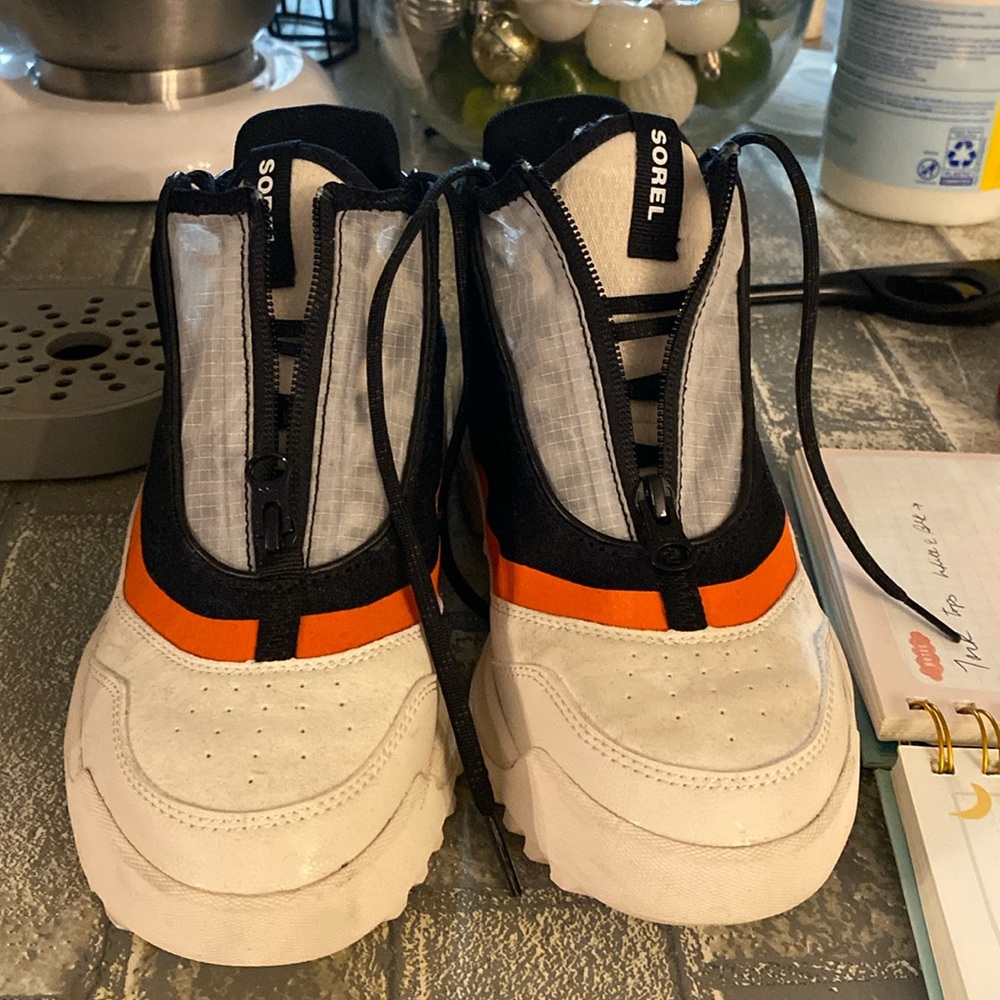Brand new sneakers, size 8, white, black and orange